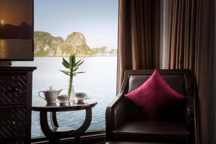 Phòng Ambassador Captain Suite